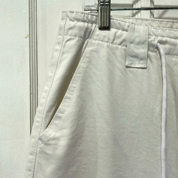 Superdown Bobbi Wide Leg Cargo Pants in White - Size Large - Picture 9 of 12